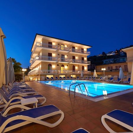 Hotel Benacus Torri Del Benaco Exterior photo