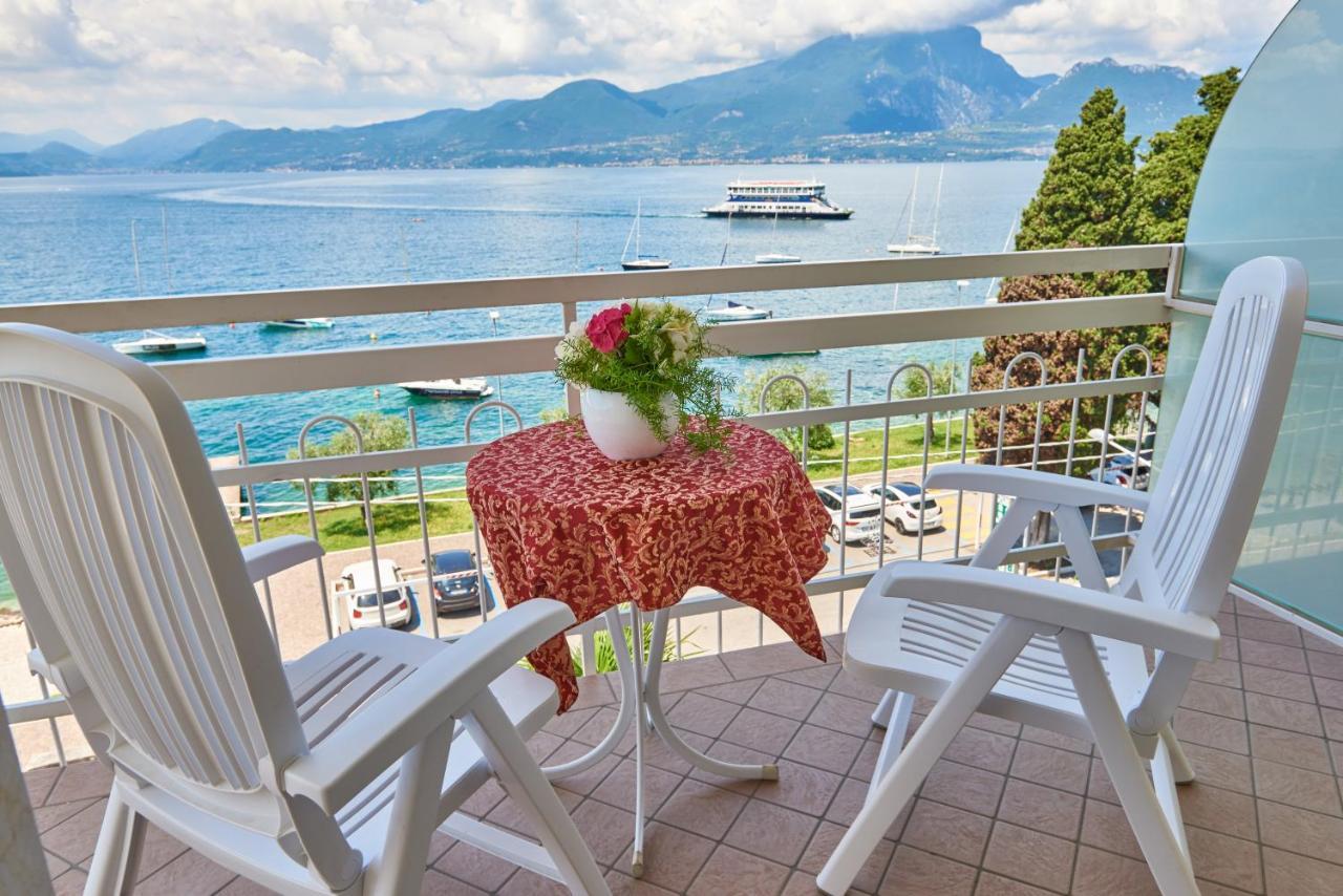 Hotel Benacus Torri Del Benaco Exterior photo