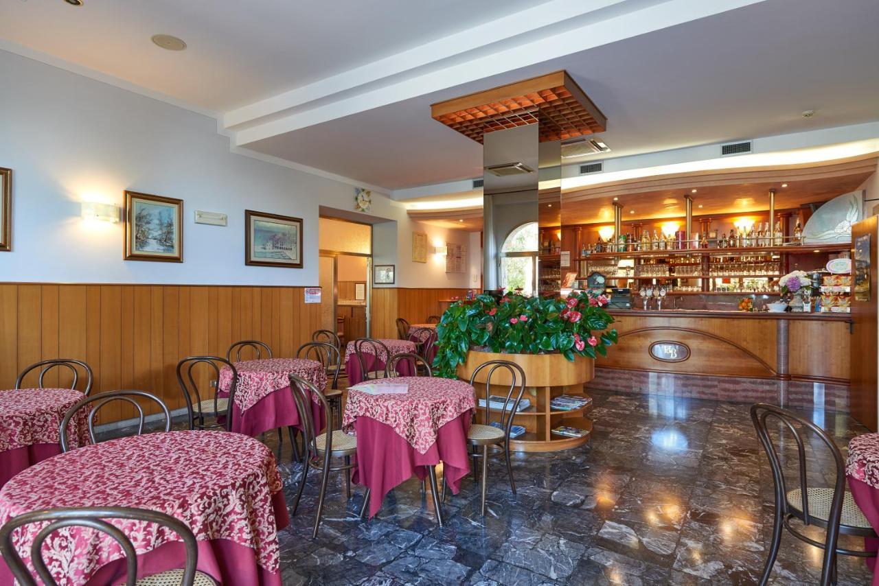 Hotel Benacus Torri Del Benaco Exterior photo