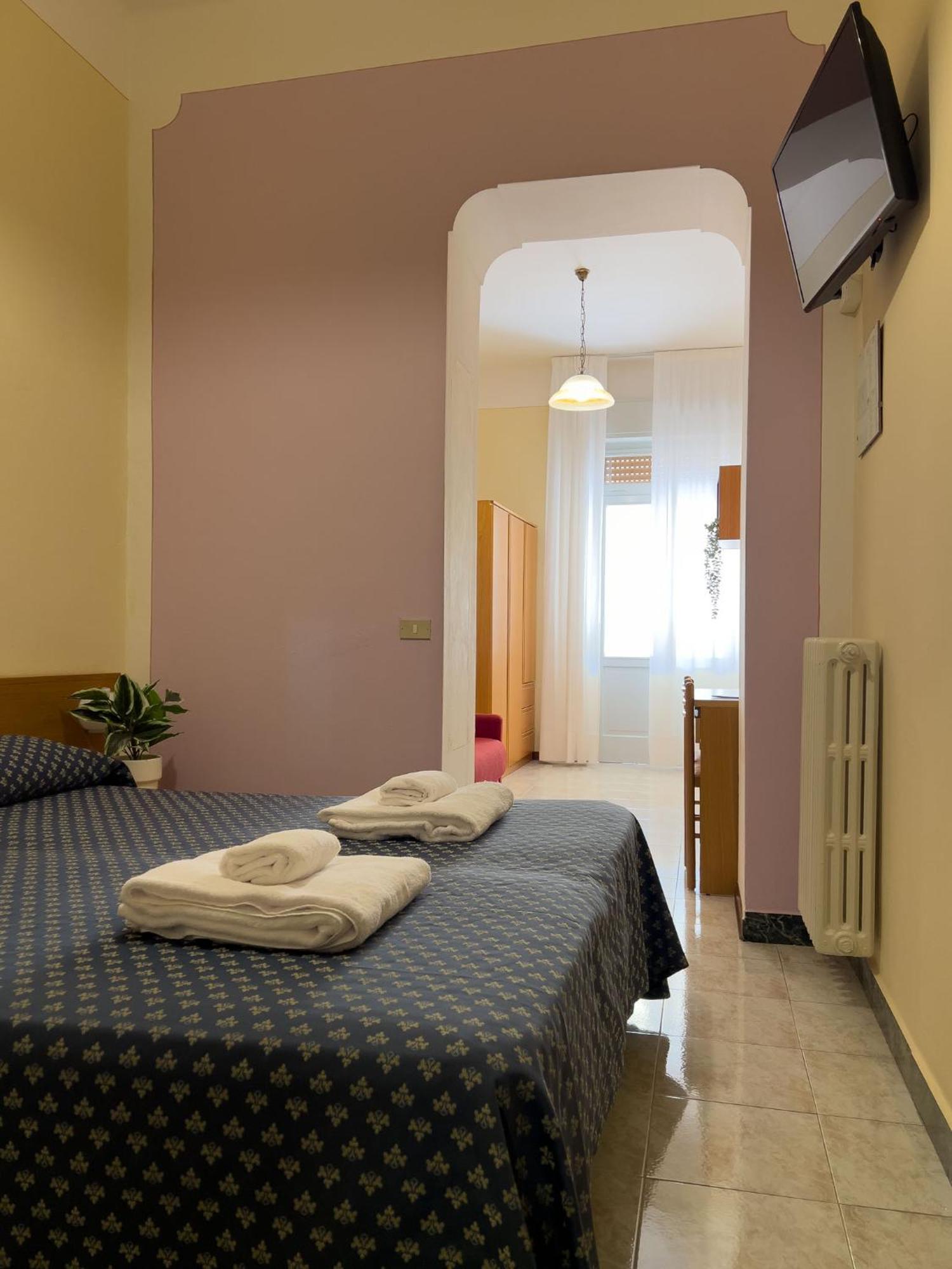 Hotel Benacus Torri Del Benaco Exterior photo