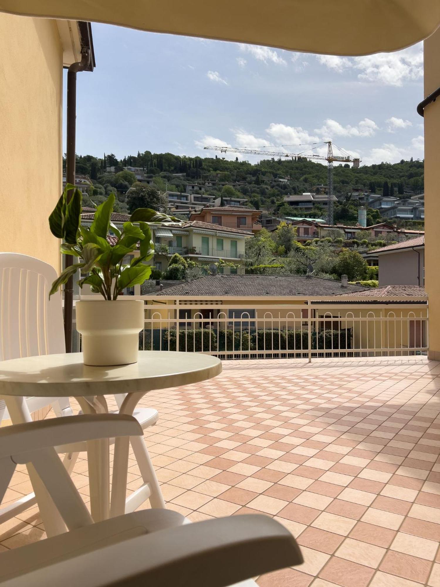 Hotel Benacus Torri Del Benaco Exterior photo